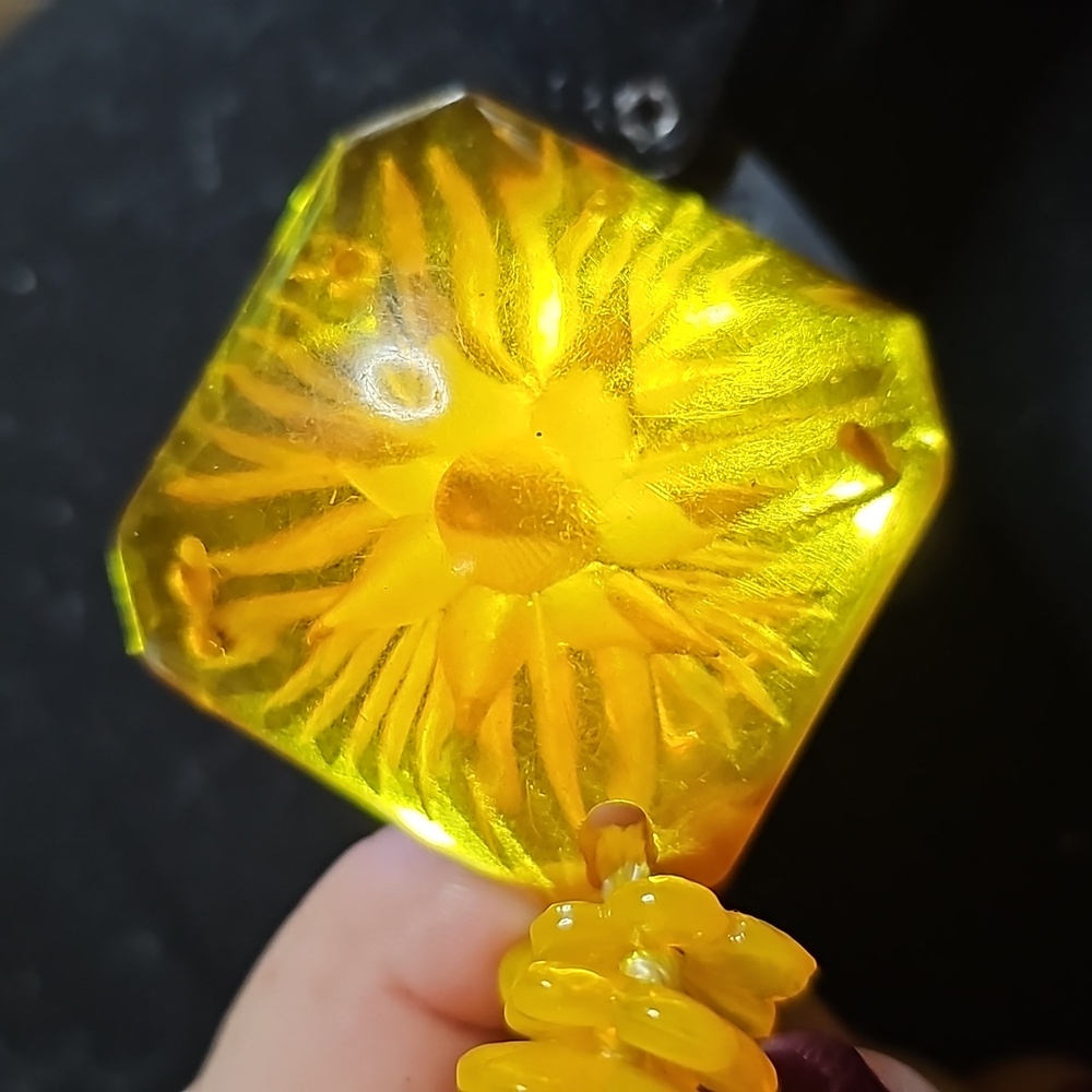Stunning Amber Bakelite Necklace - Picture 11 of 11